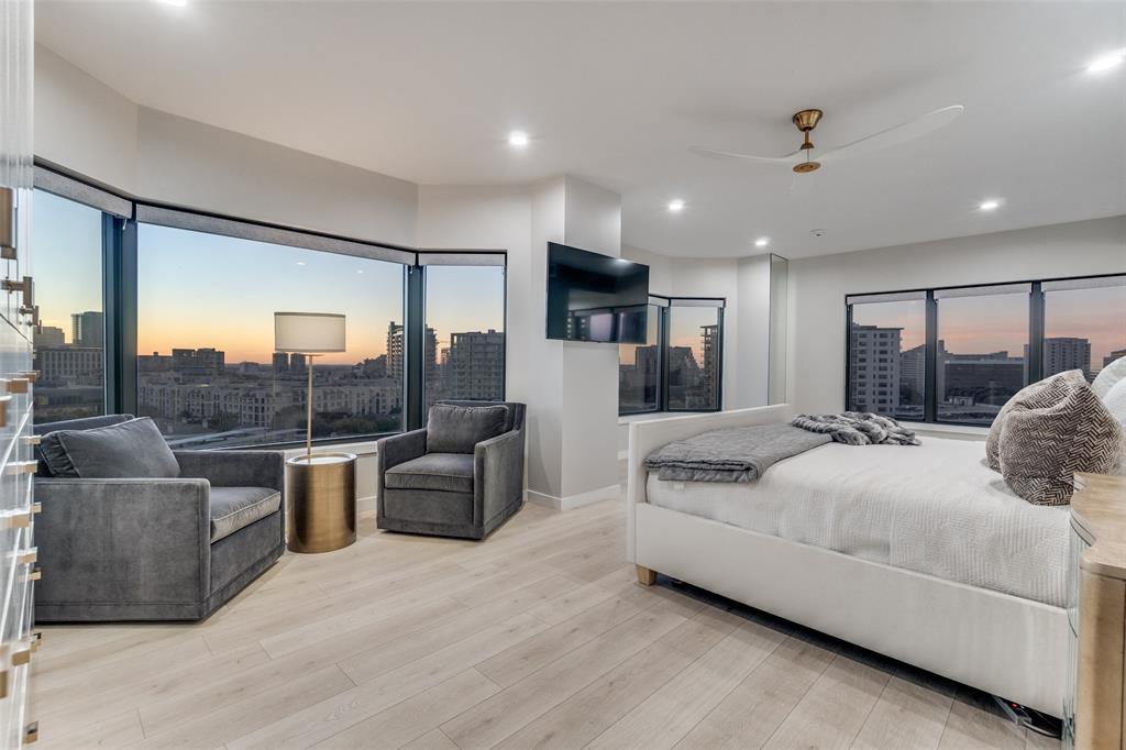 Latour Condo - Residential