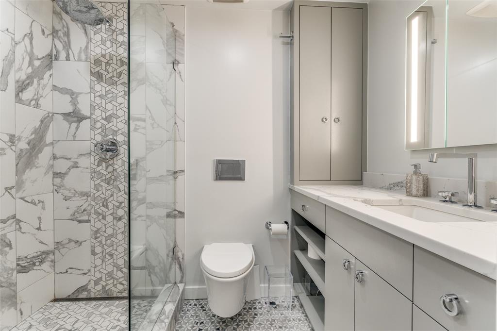 Latour Condo - Residential