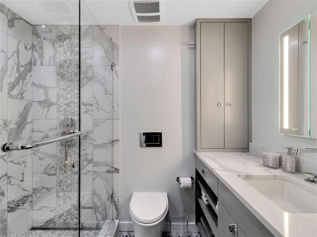 Latour Condo - Residential