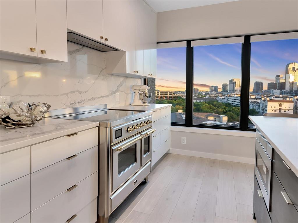 Latour Condo - Residential