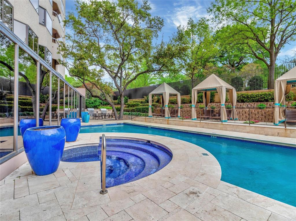 Latour Condo - Residential