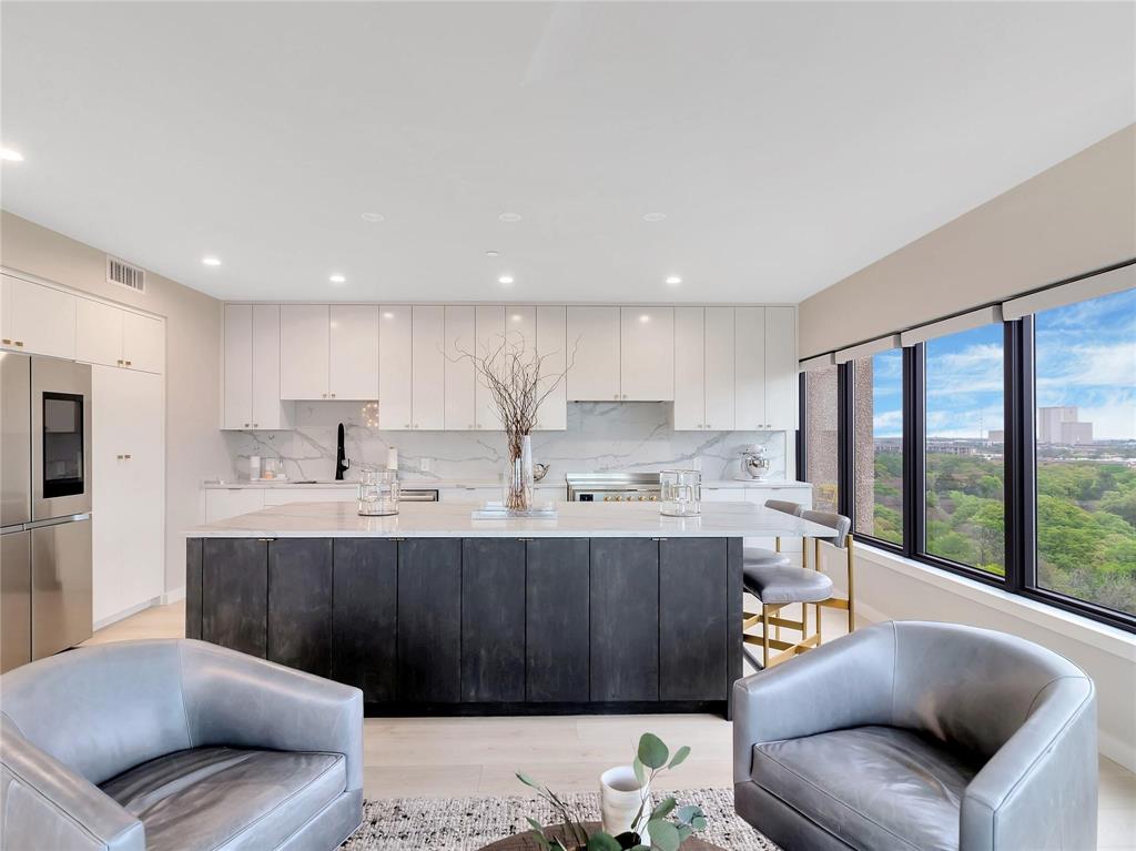 Latour Condo - Residential