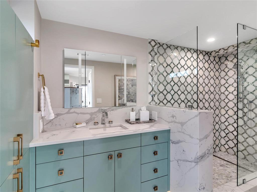 Latour Condo - Residential