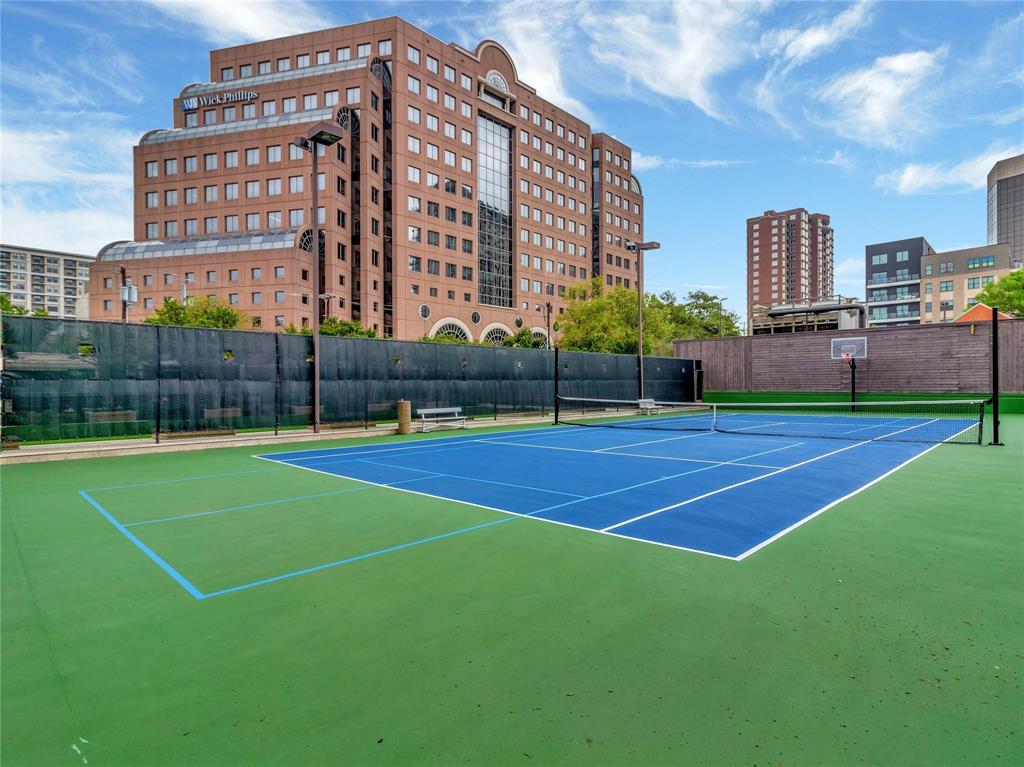 Latour Condo - Residential