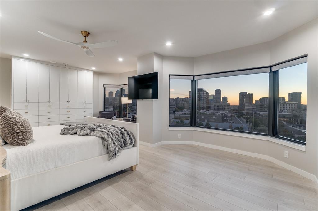 Latour Condo - Residential