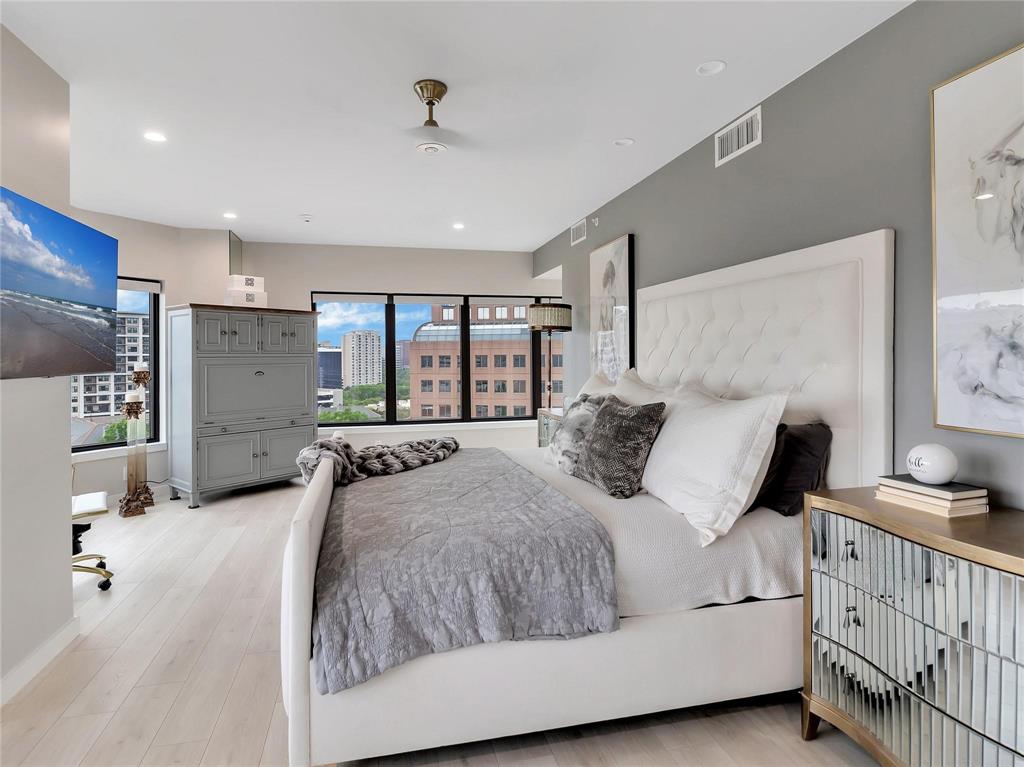 Latour Condo - Residential