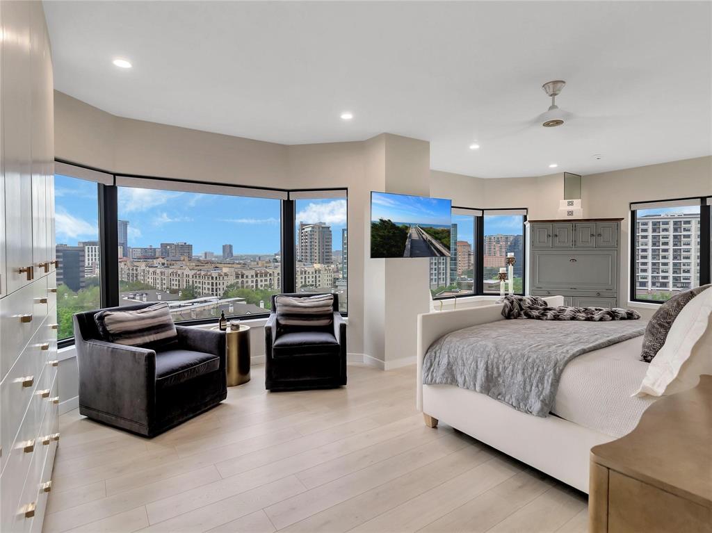 Latour Condo - Residential