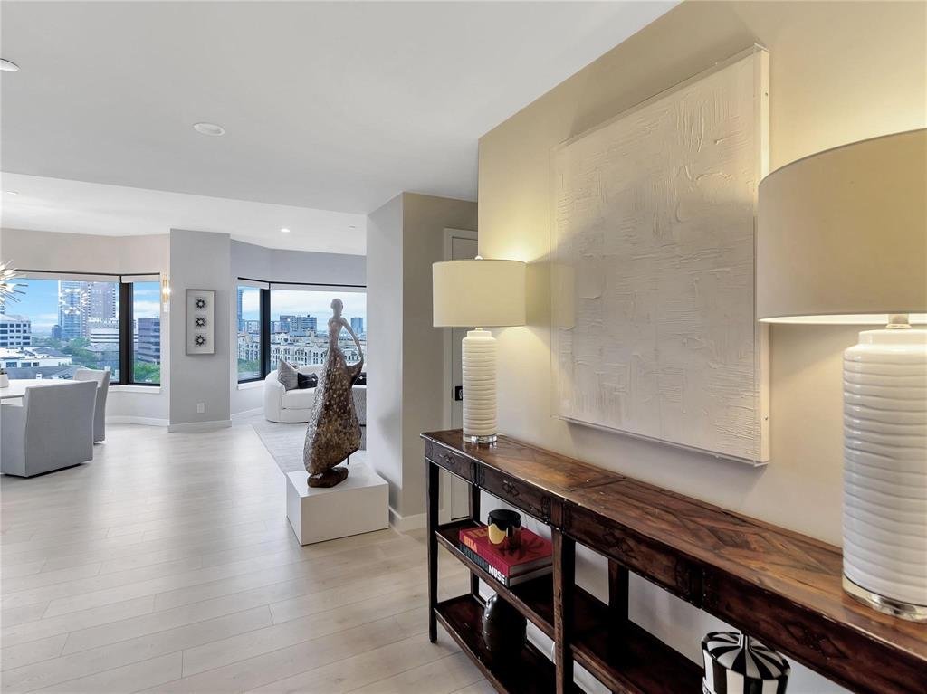 3030 Mckinney Avenue 1006