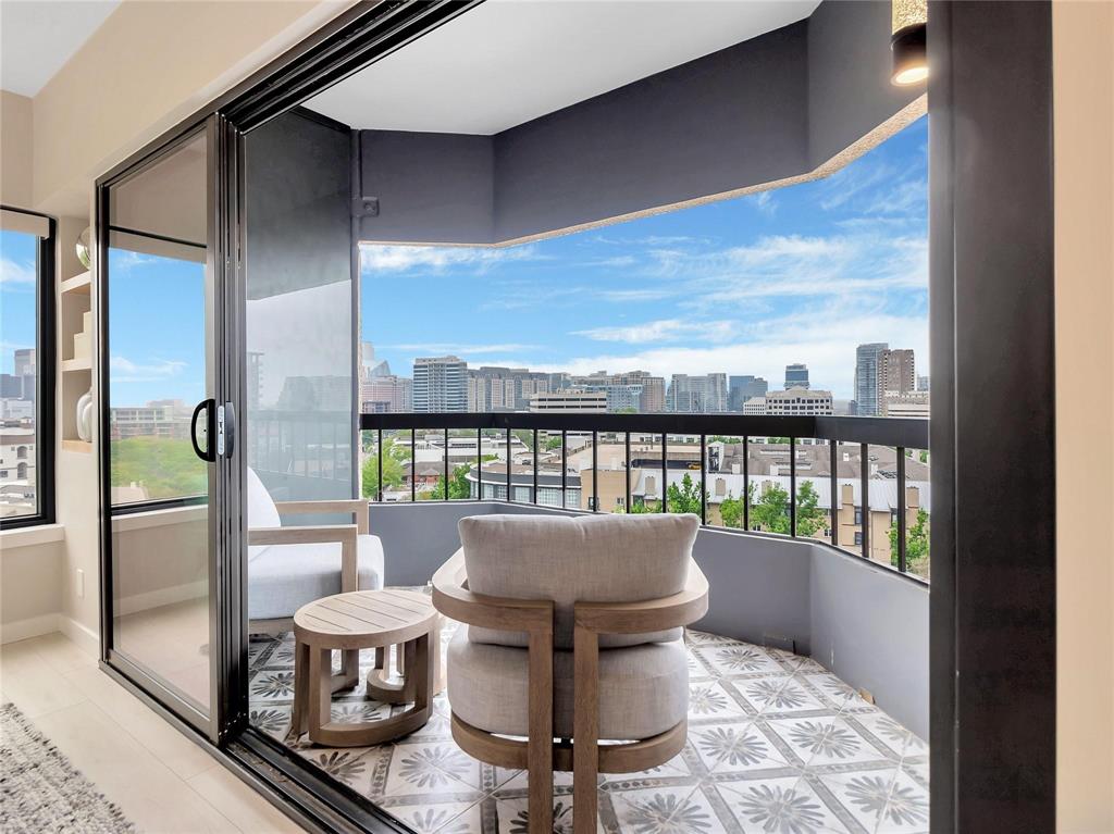 Latour Condo - Residential