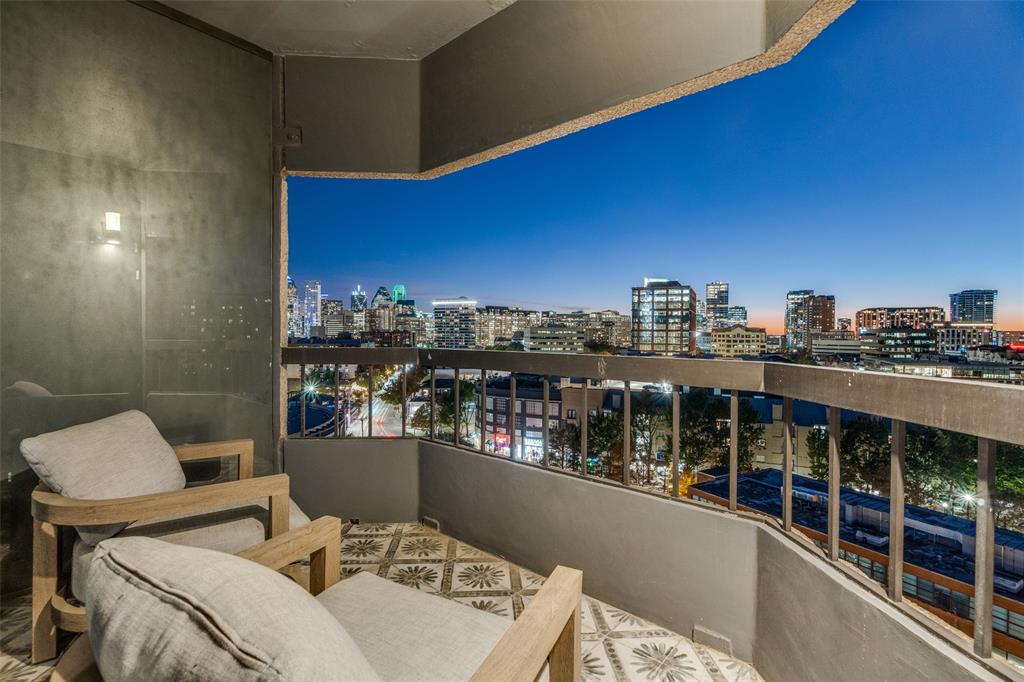 Latour Condo - Residential