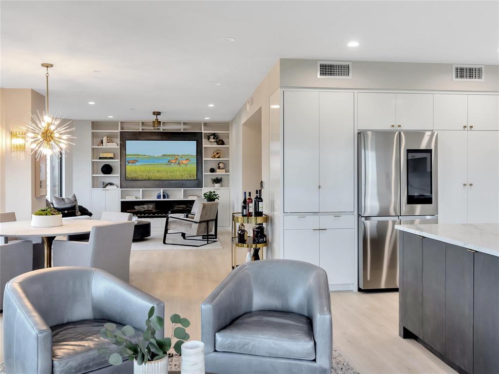 Latour Condo - Residential