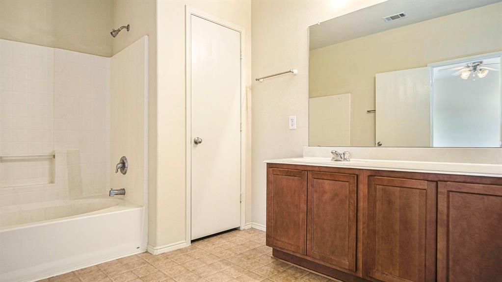 Villages Of Chisholm Ridge Th - Residential Lease