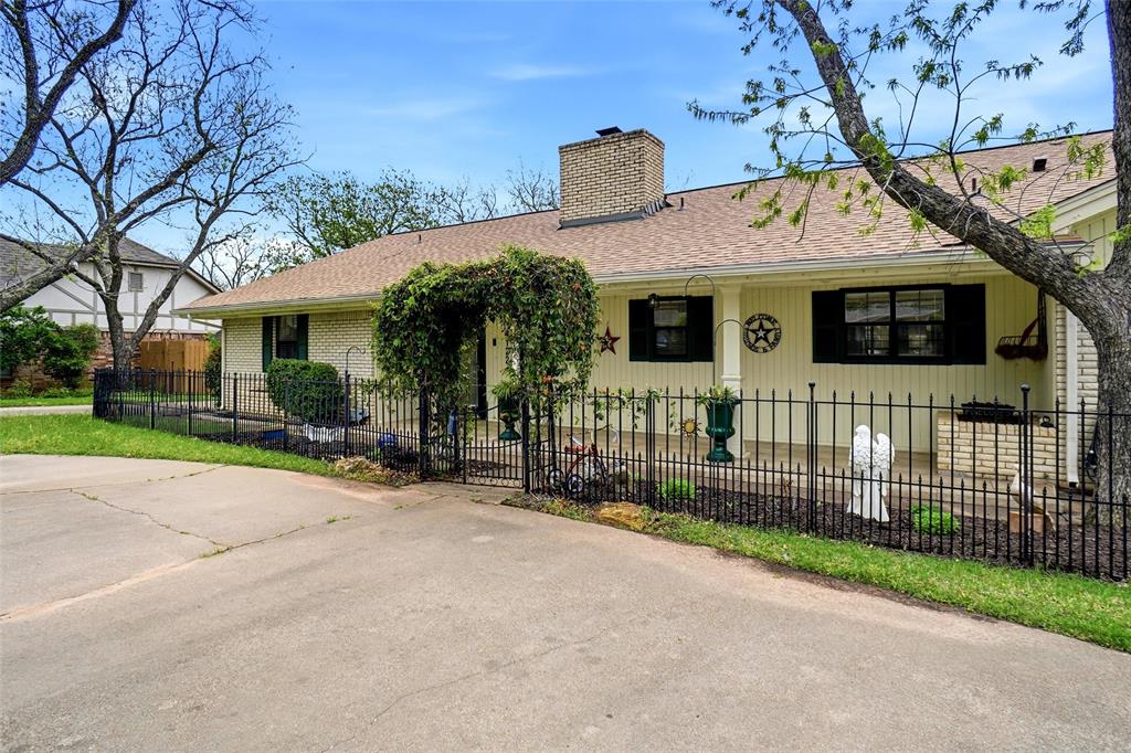 6122 Belvidere Circle