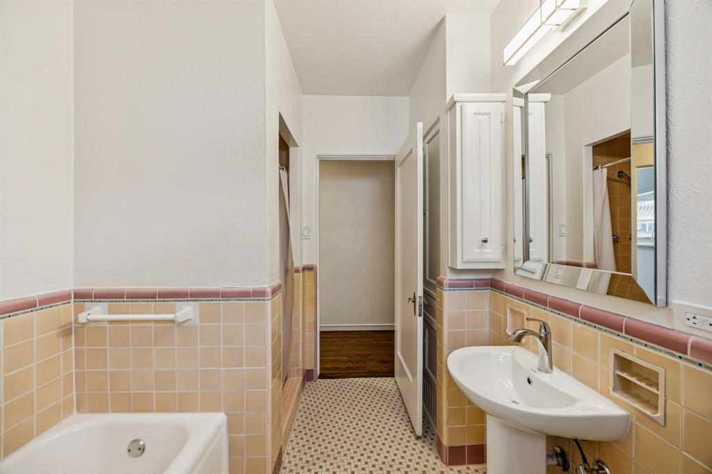 Methodist University - Residential Lease