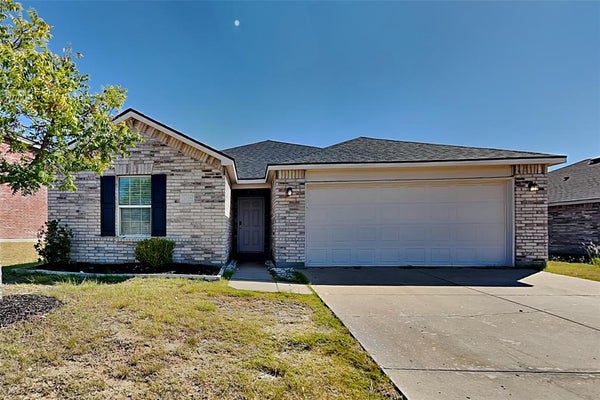 1256 BOXWOOD LN, BURLESON, TX 76028 - Image 402dc8e8fa2adaa82f5671b6c1df5d1d/385070649