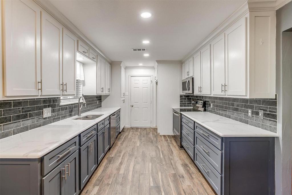 4428 Aspen Way