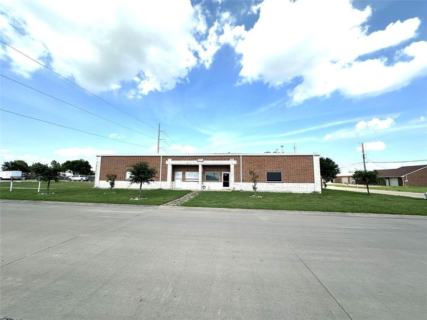 Great opportunity to own a free standing building in high-growth area of Wylie. The property has 2 units totaling 6,984 sf with about 1,100 of total office space and remaining is a work-shop warehouse. It has 2 phase-3 electrical power, 14-18 ft ceiling height, nice office area, plenty of parking spaces and room for storage area.