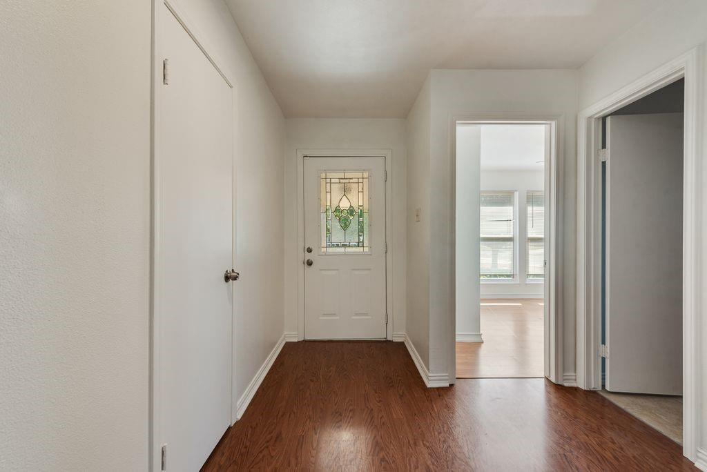 7001 Rose Lea Court
