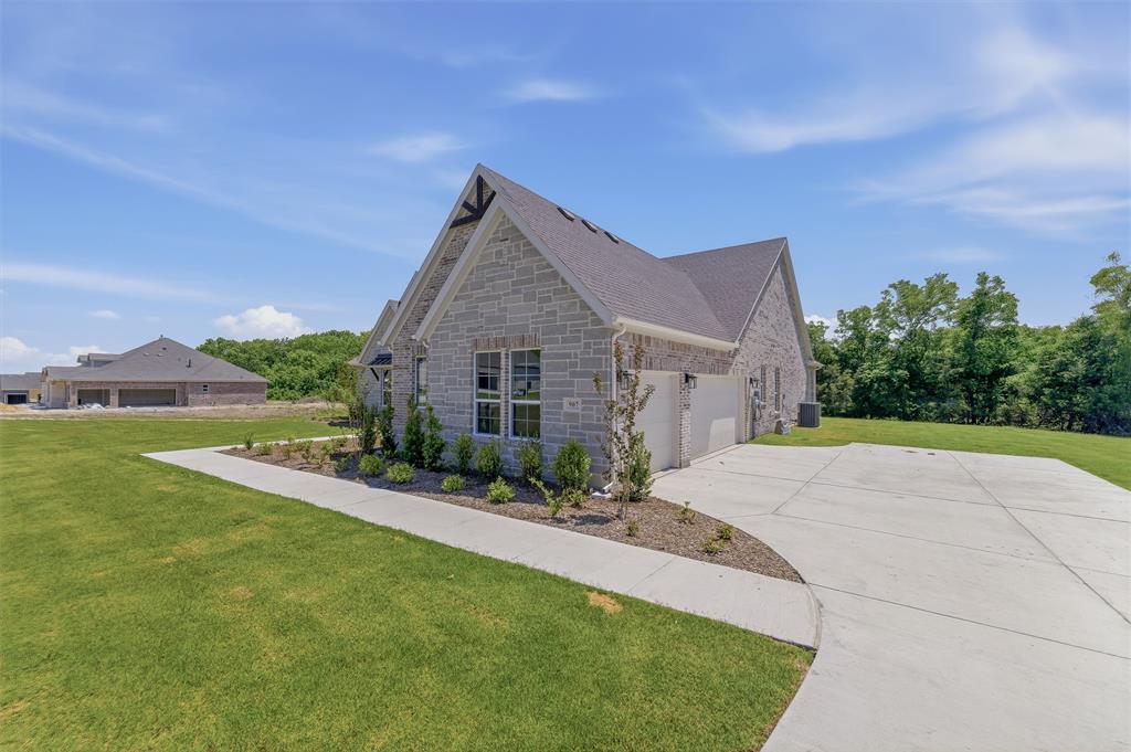 907 Perrin Lane