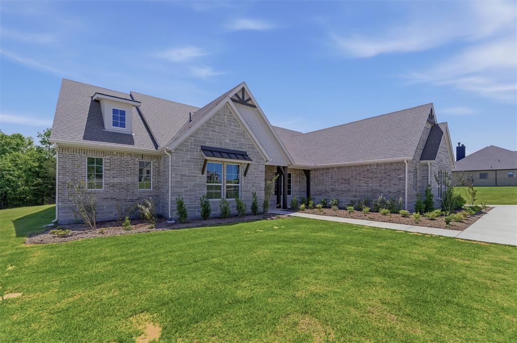 907 Perrin Lane