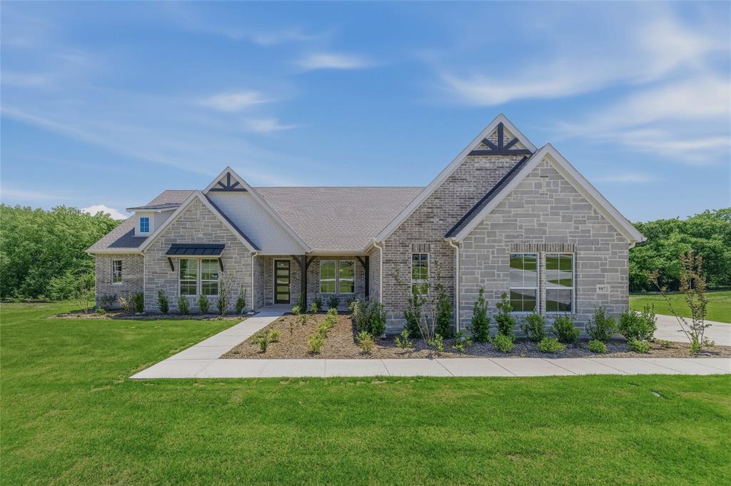 907 Perrin Lane