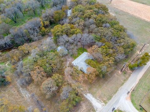 A home in Lipan