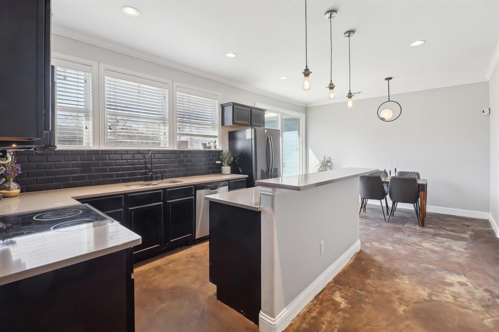 601 N Lancaster Avenue