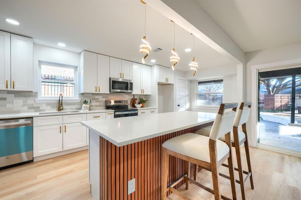 1712 Cathedral Drive