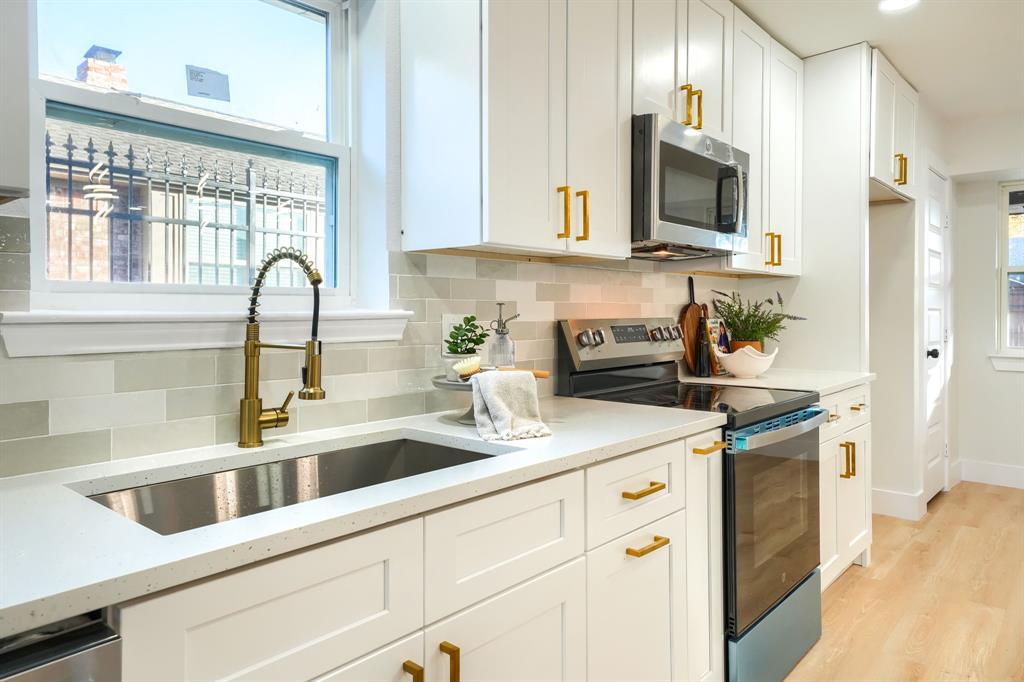 1712 Cathedral Drive