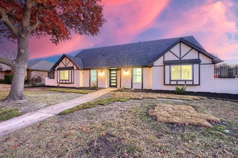 Photo of 1712 Cathedral Drive, Plano, TX 75023 (MLS # 21129296)
