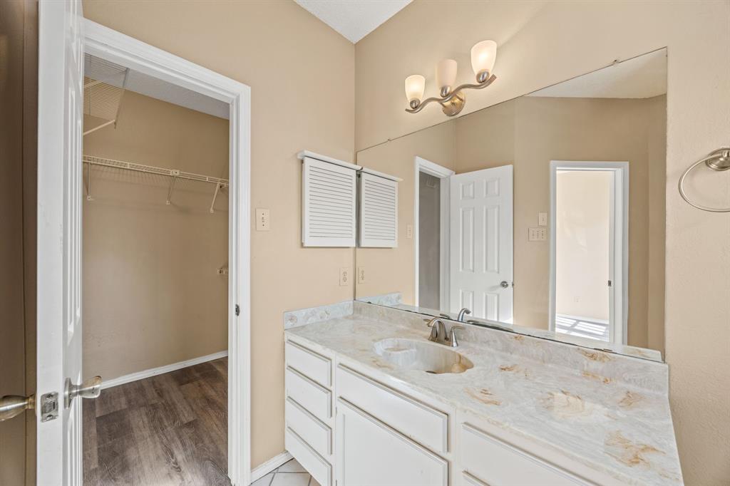 Lovers Lane Condos Ph 01 04 - Residential