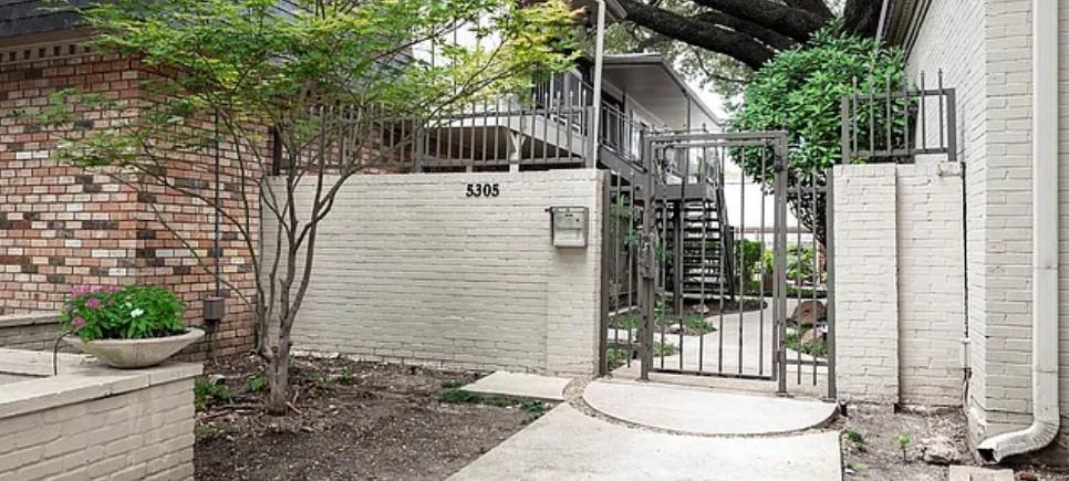 Towneoaks Terrace Condo - Residential