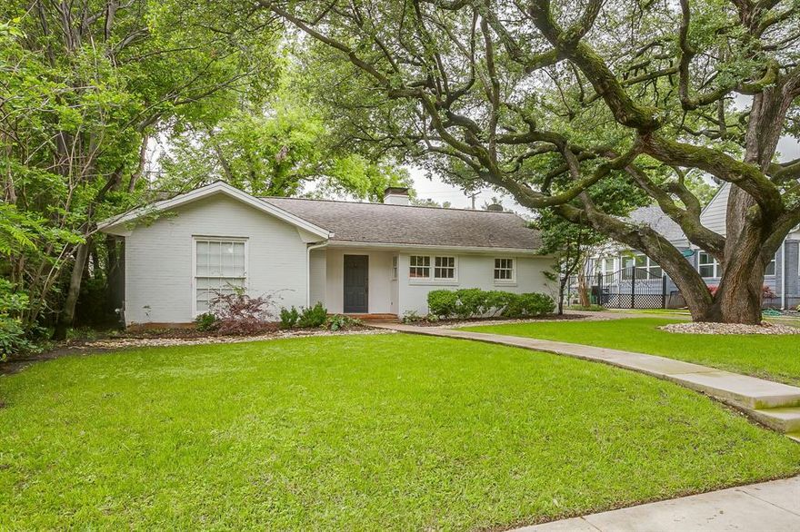 Imagine living on a tree-lined street in Berkeley Place, one of the most sought-after neighborhoods in Fort Worth. A majestic Live Oak tree welcomes guests to this updated three-bedroom, two-bathroom traditional home with a two-car detached garage. The kitchen includes updated appliances and a large pantry. Hardwood floors can be found throughout. The back family room has a wall of windows overlooking a shaded backyard. Walk to the award-winning Fort Worth Zoo. Easy access to shopping and dining at Westbend and University Park Village. Zoned for coveted Lily B Clayton Elementary. Schedule a tour today!