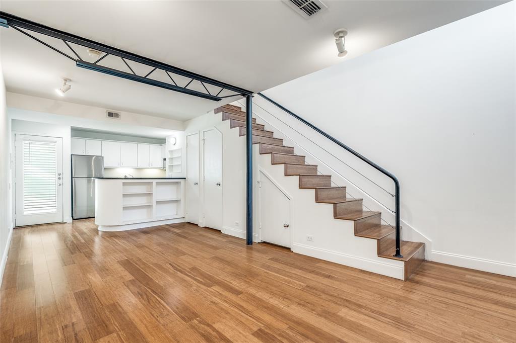 4242 Buena Vista Street 10