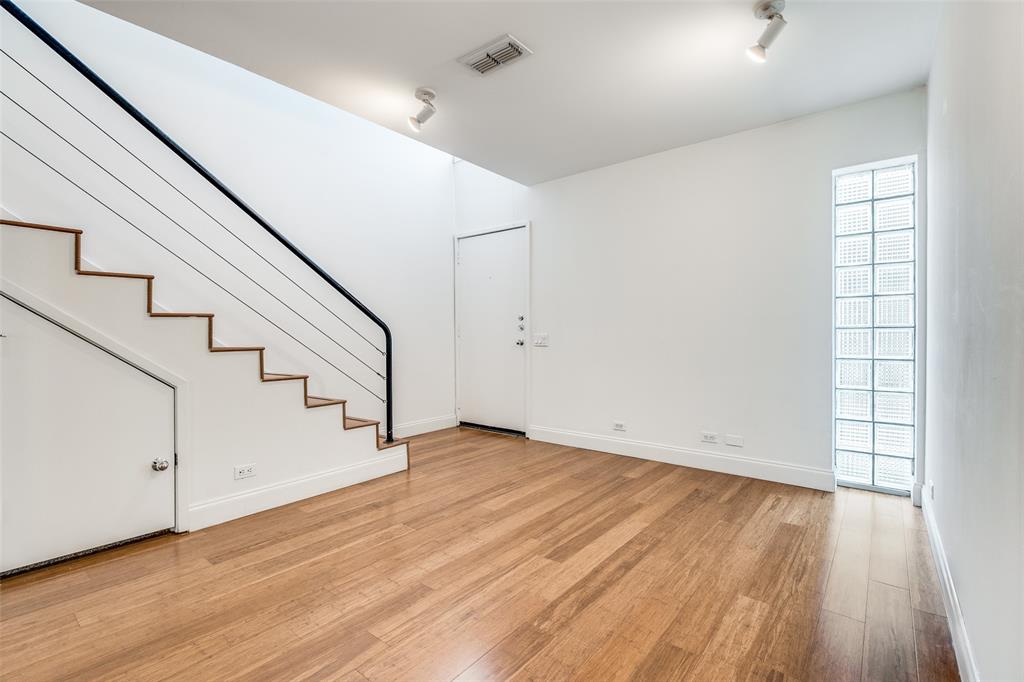 4242 Buena Vista Street 10