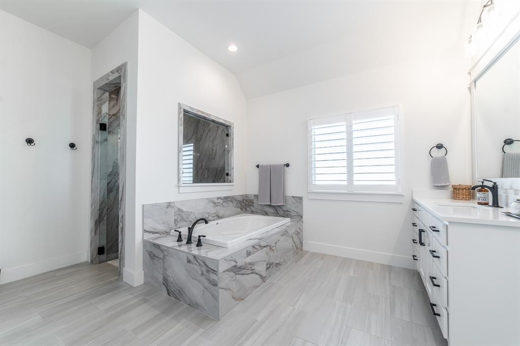 Springtown, Texas 76082, United States, 4 Bedrooms Bedrooms, ,3 BathroomsBathrooms,Residential,Pending,30649