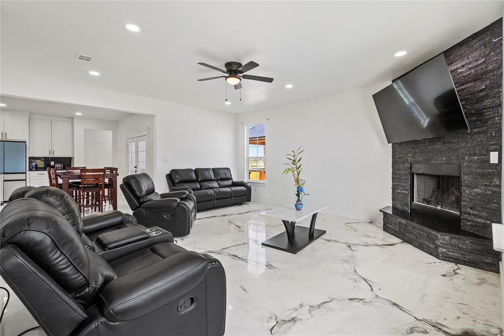 PECAN OAK TRAILS - Residential