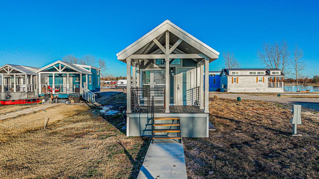 Peninsula Point - Residential