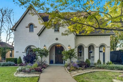 Photo of 5527 McCommas Boulevard, Dallas, TX 75206 (MLS # 21257760)