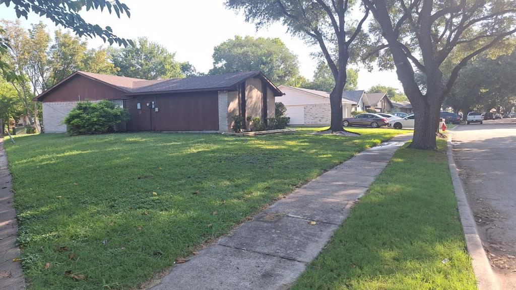 326 E Ferndale Lane