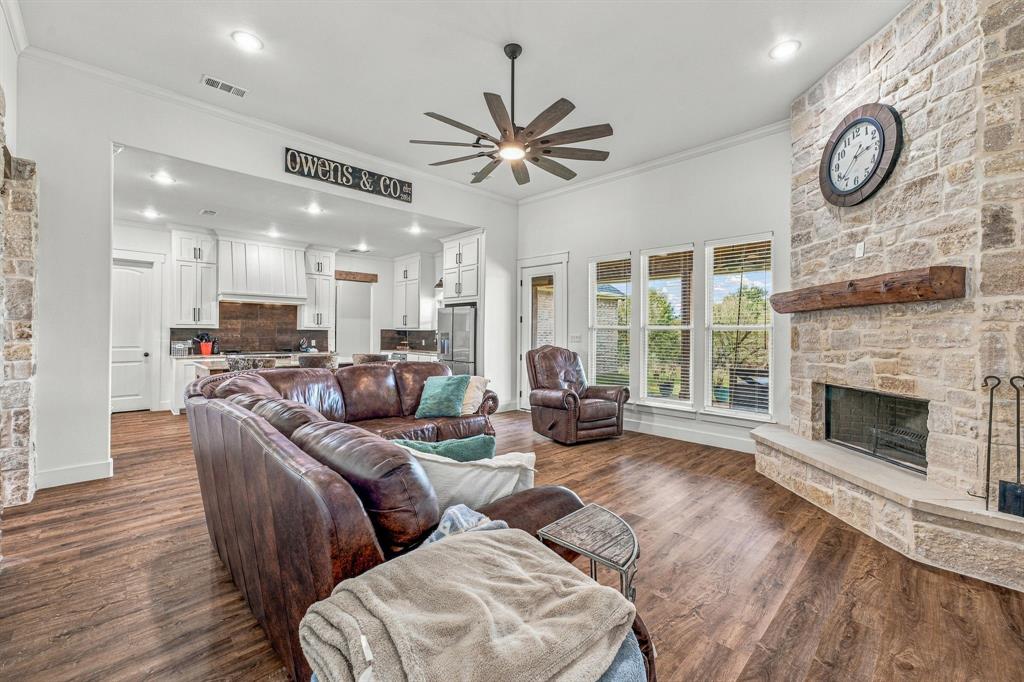 125 Private Road 710