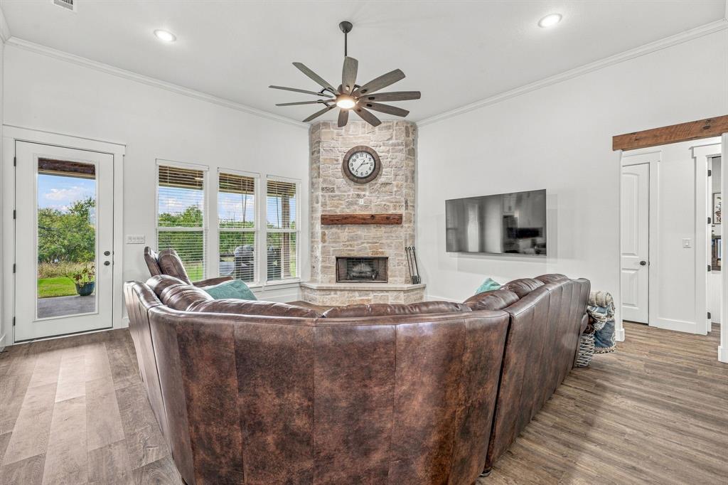 125 Private Road 710