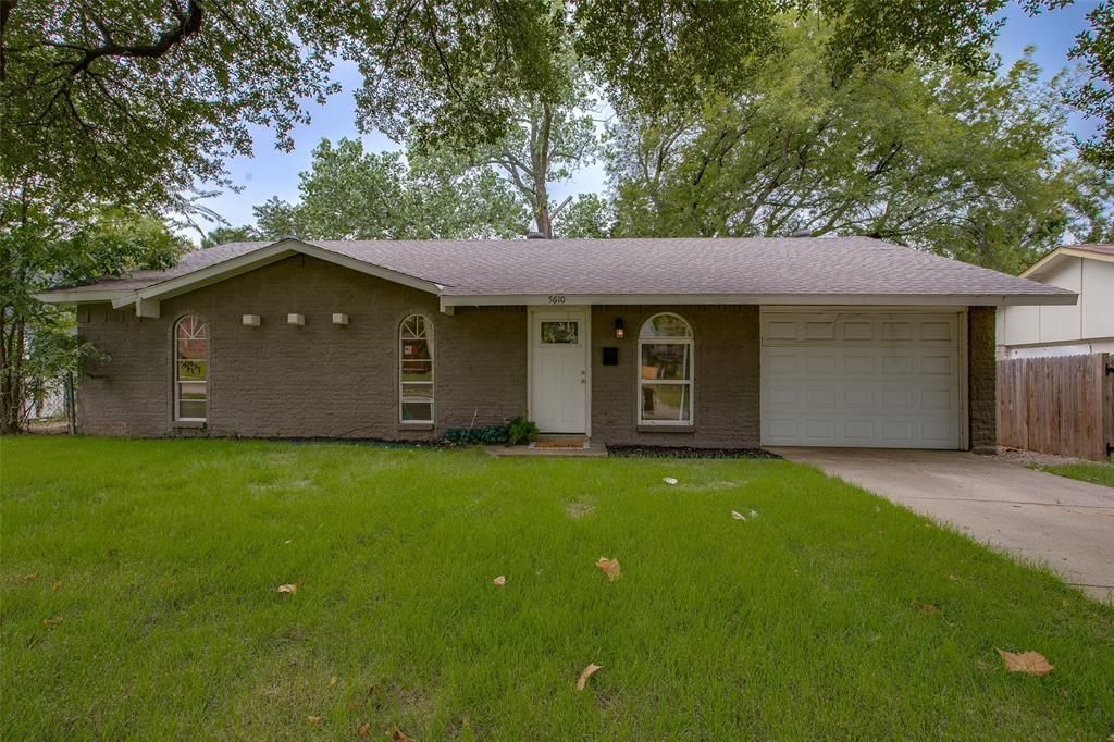 Photo of 5610 Saddleback Road, Garland, TX 75043 (MLS # 21046413)