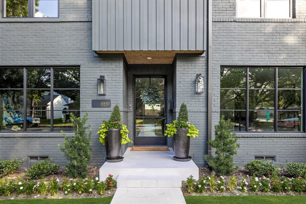 Williams-Caruth Terrace - Residential