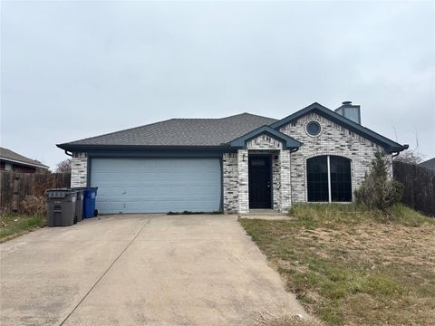 Photo of 215 Los Angeles Drive, Glenn Heights, TX 75154 (MLS # 21164134)