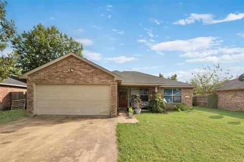 800 Phillips Circle Kaufman TX 75142