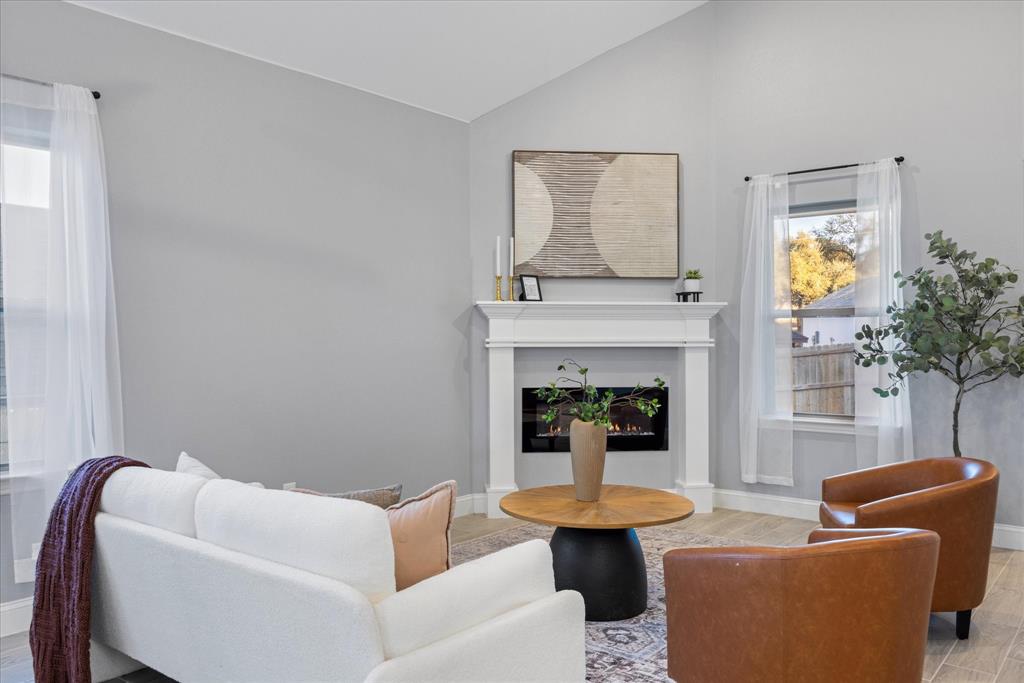 2519 Hillcrest Drive