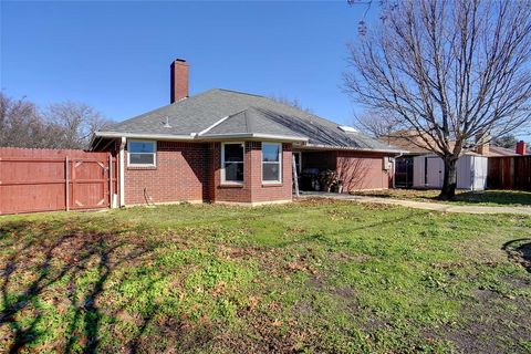 A home in Crowley