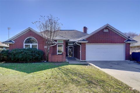 A home in Crowley