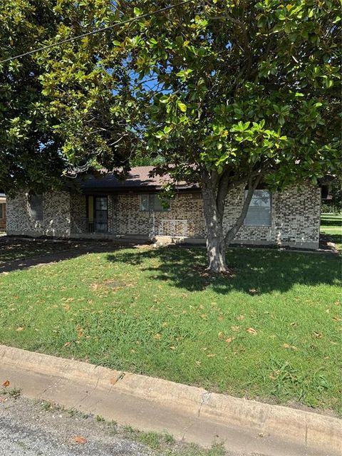 711 S Farmington Road Howe TX 75459